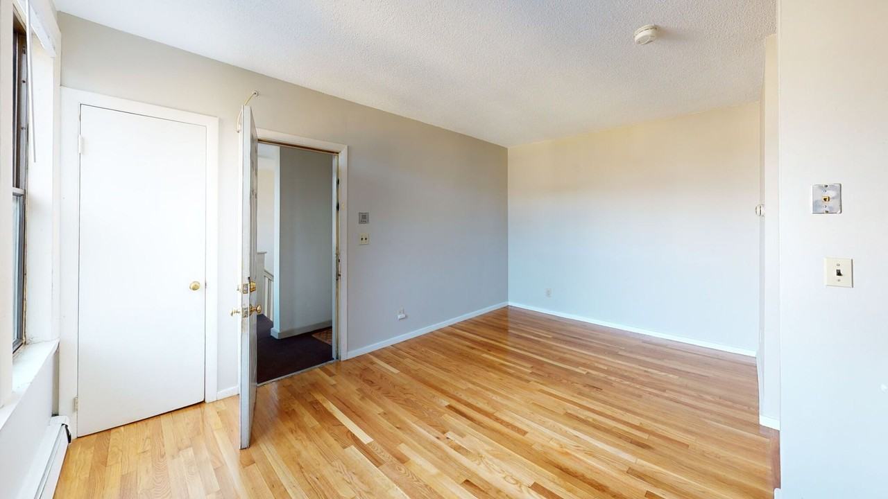 198 Allston St - Photo 4 of 5