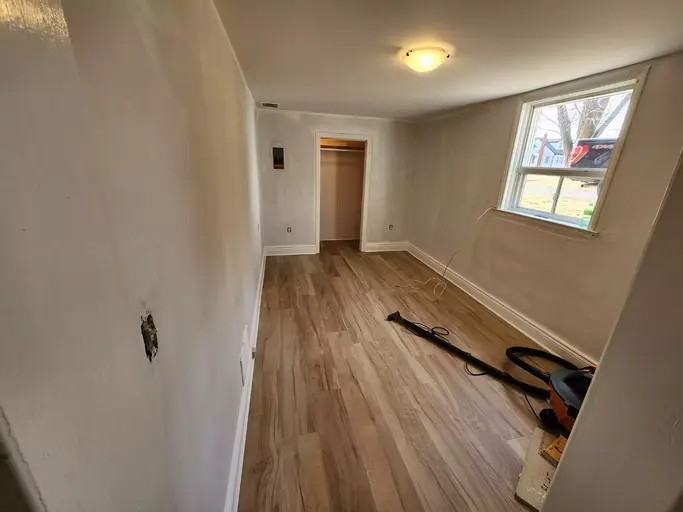1365 Plains Rd E - Photo 2 of 4