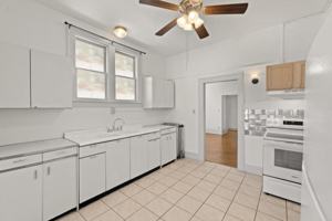 featured image of 605 W 3rd St