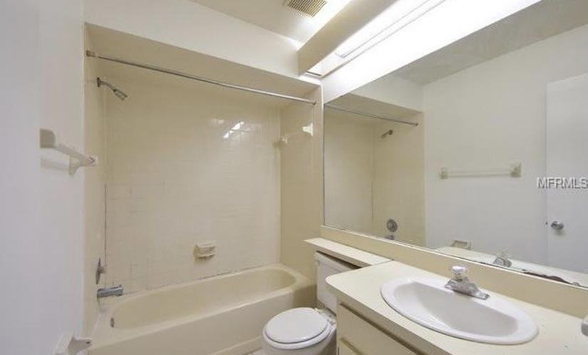 16147 Rambling Vine Dr E - Photo 3 of 9