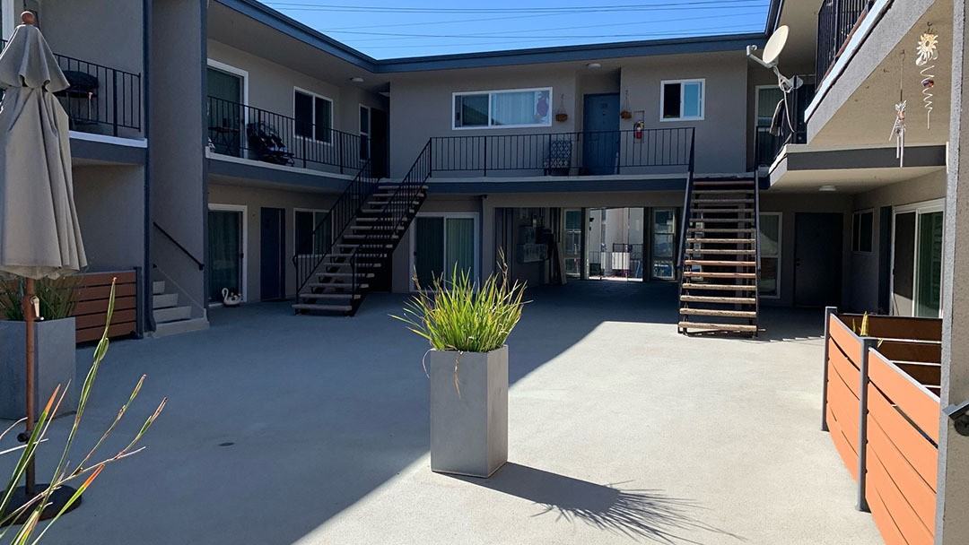 23906 Ocean Ave - Photo 2 of 4