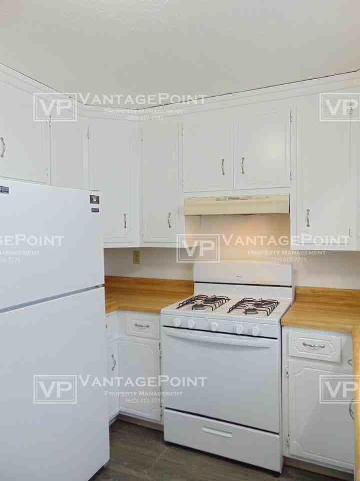 126 Gray St - Photo 7 of 17