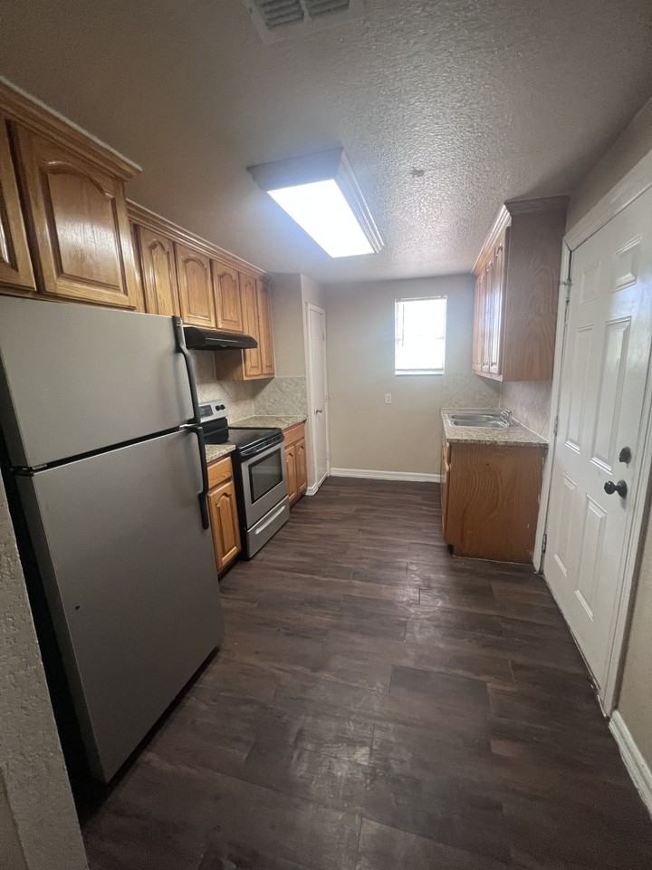 1527 Amelia - Photo 2 of 10
