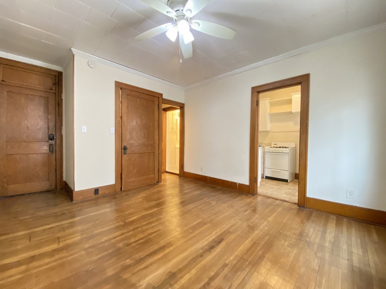 603 1st St Sw #103 - Photo 4 of 15