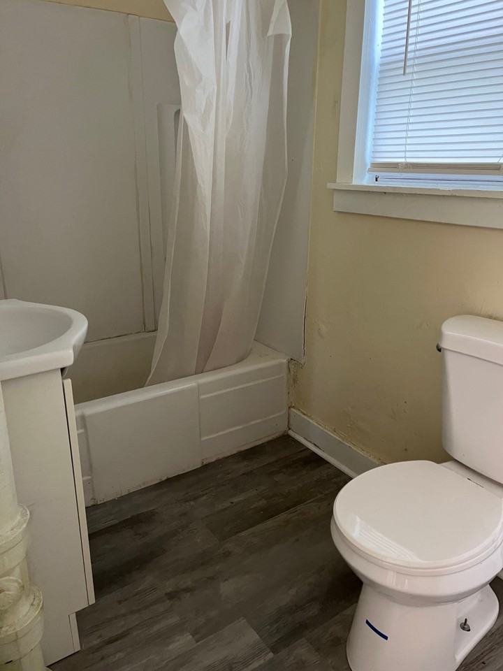 219 Jackson St - Photo 3 of 14