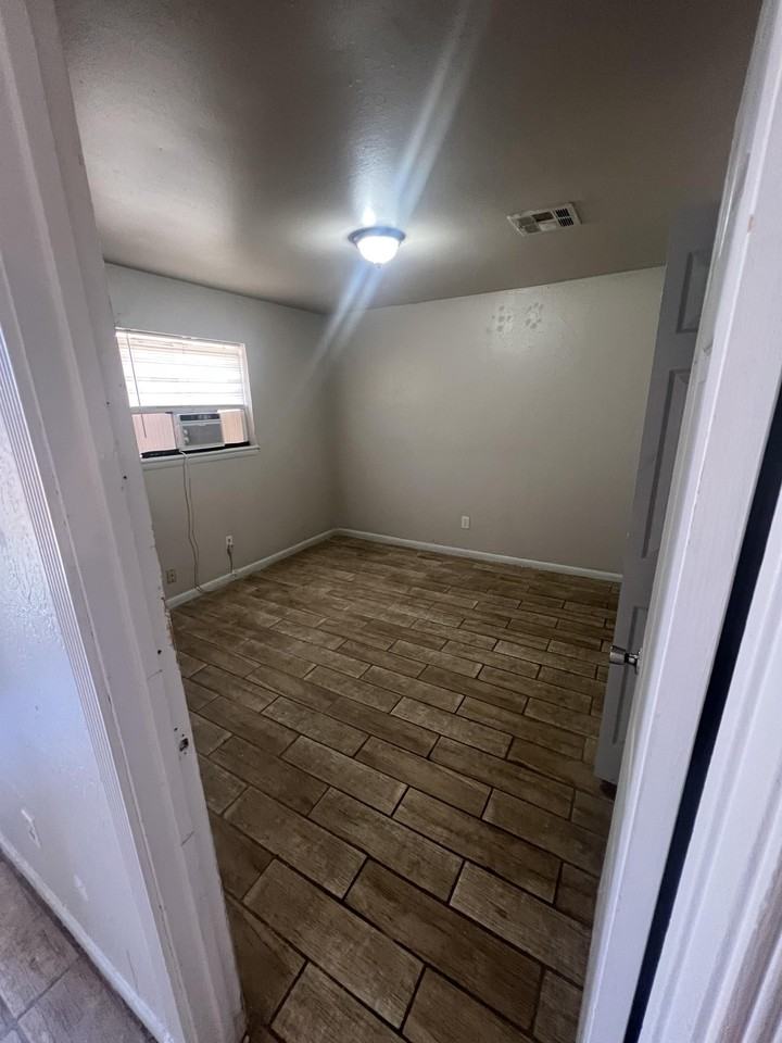 2813 Sw 33Rdplex - Photo 3 of 21
