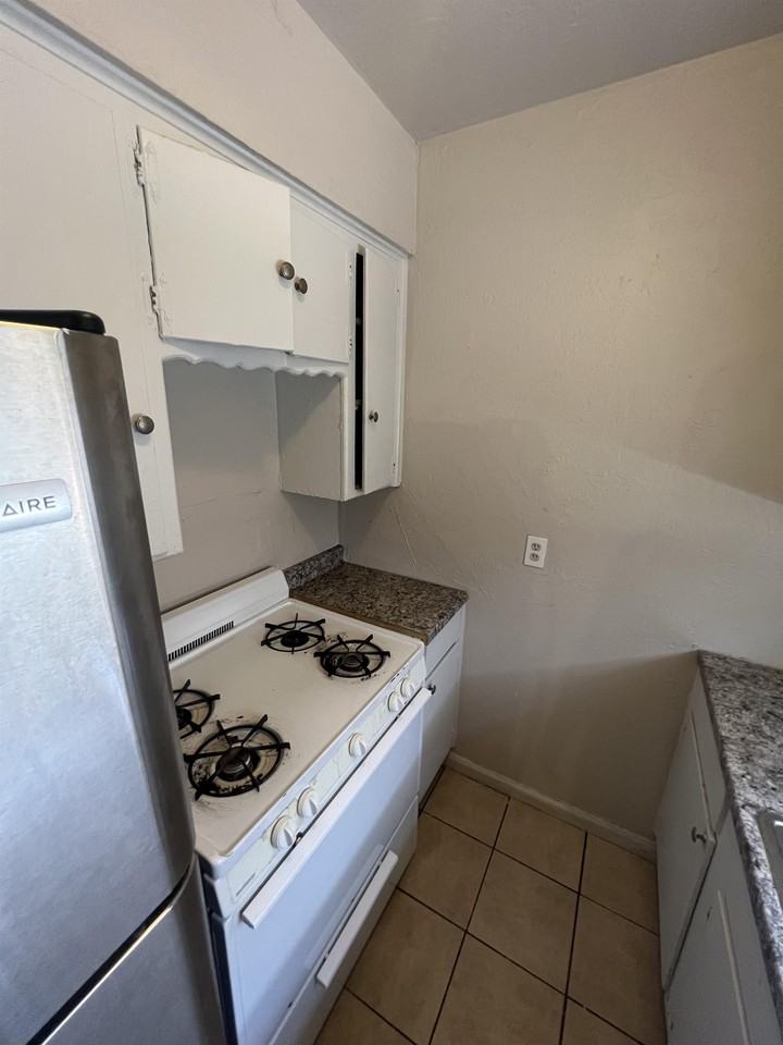 2813 Sw 33Rdplex - Photo 3 of 21