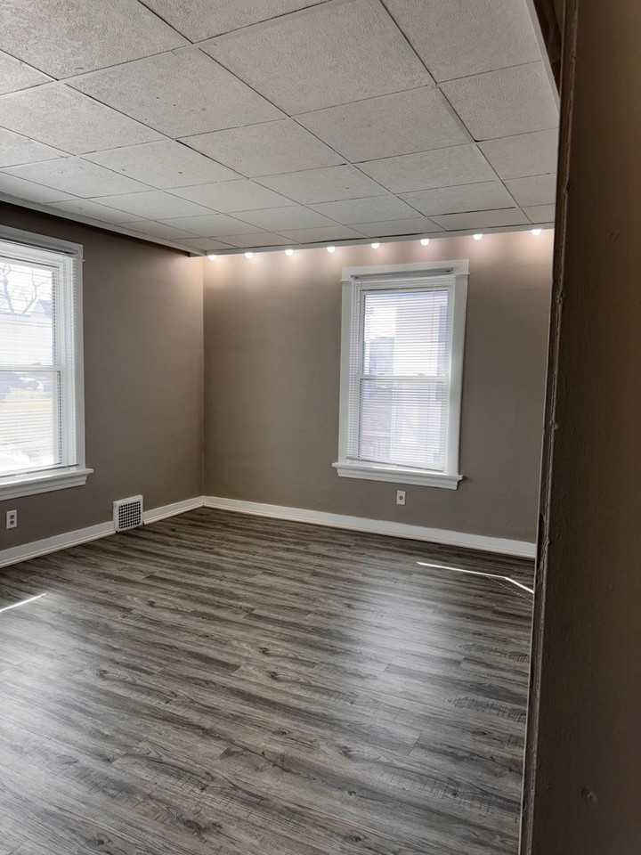 2212 F St - Photo 7 of 18