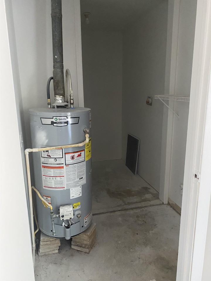 1710 Sandalwood Dr - Photo 4 of 20