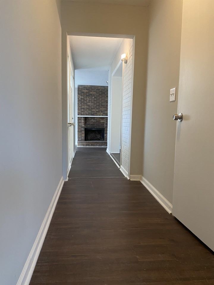 1710 Sandalwood Dr - Photo 7 of 20