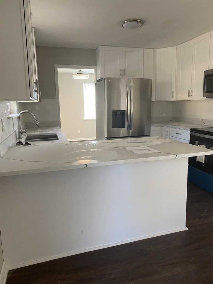 1710 Sandalwood Dr - Photo 2 of 20