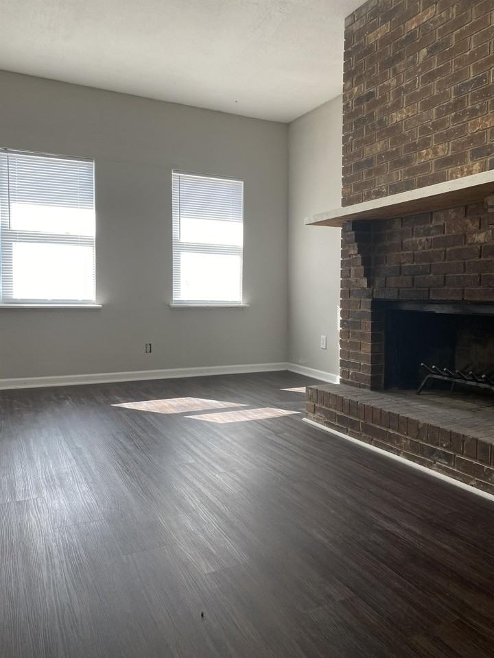 1710 Sandalwood Dr - Photo 6 of 20