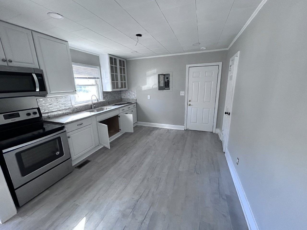 1408 Poston Cir - Photo 5 of 11
