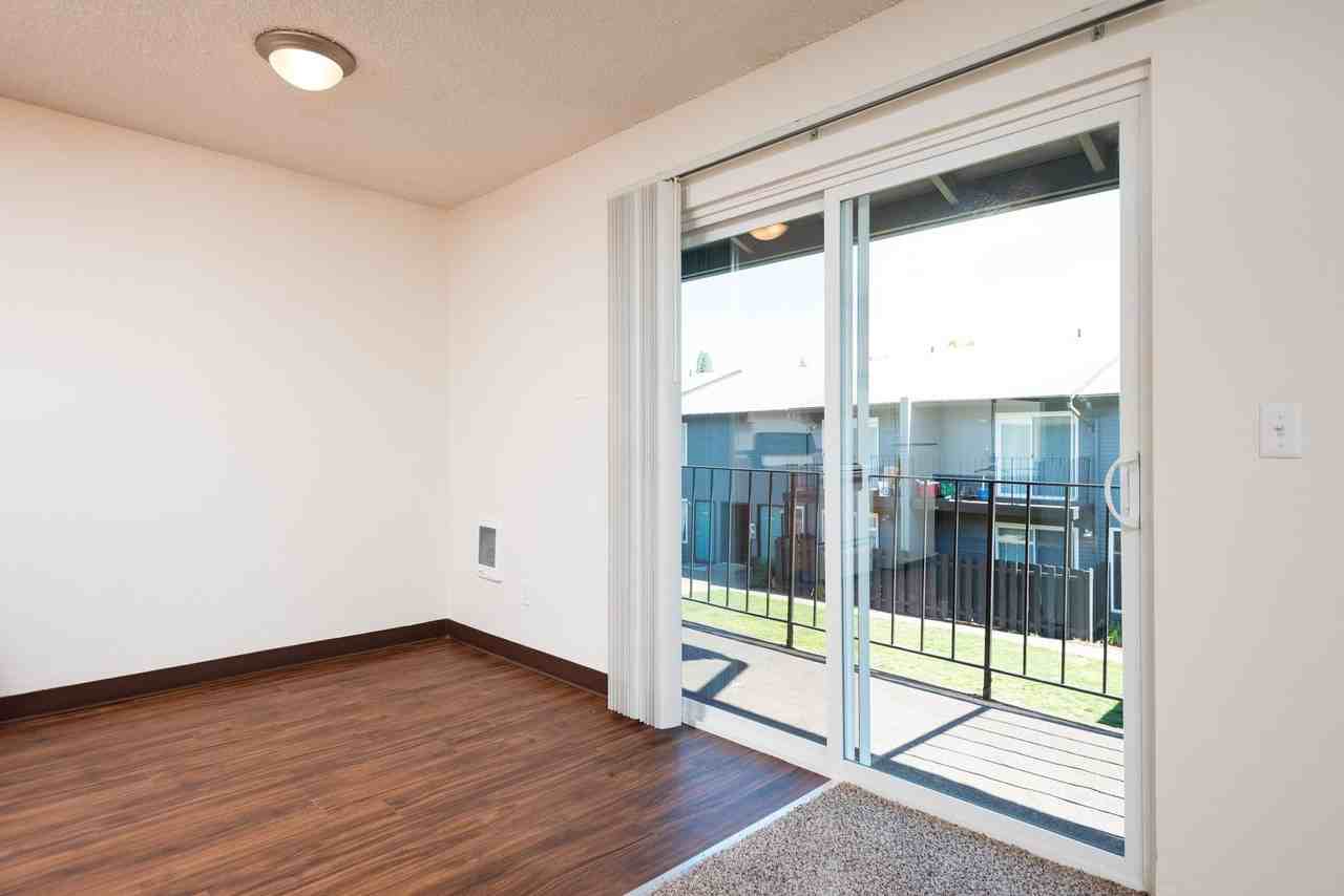 #315 DOUGLAS SQUARE - Photo 2 of 8