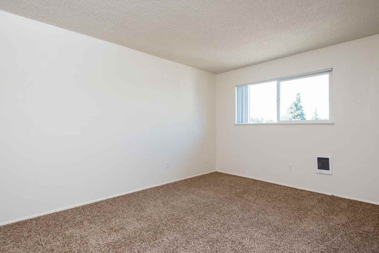 #315 DOUGLAS SQUARE - Photo 4 of 8