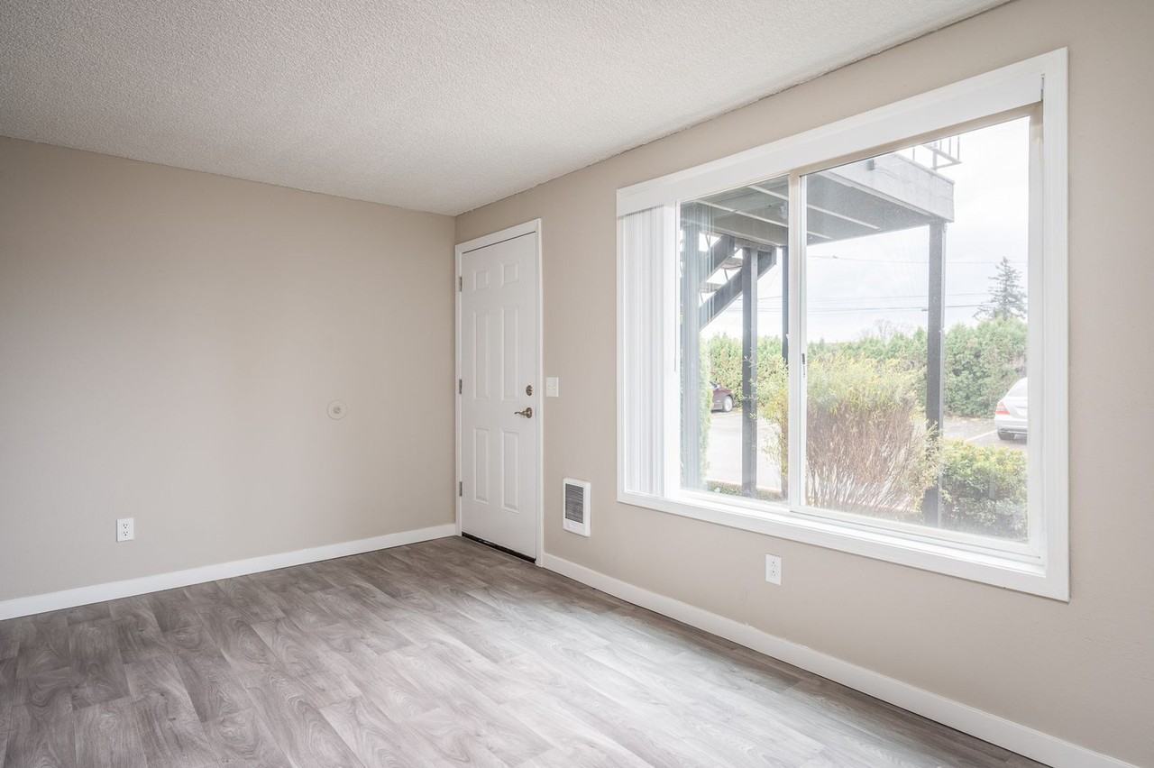 #315 DOUGLAS SQUARE - Photo 6 of 8