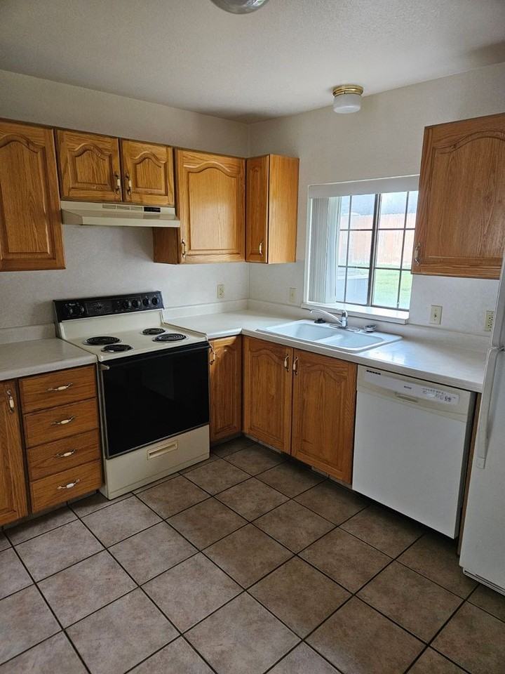 650 N 360 W - Photo 5 of 14