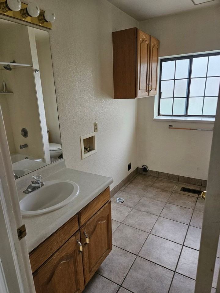 650 N 360 W - Photo 6 of 14