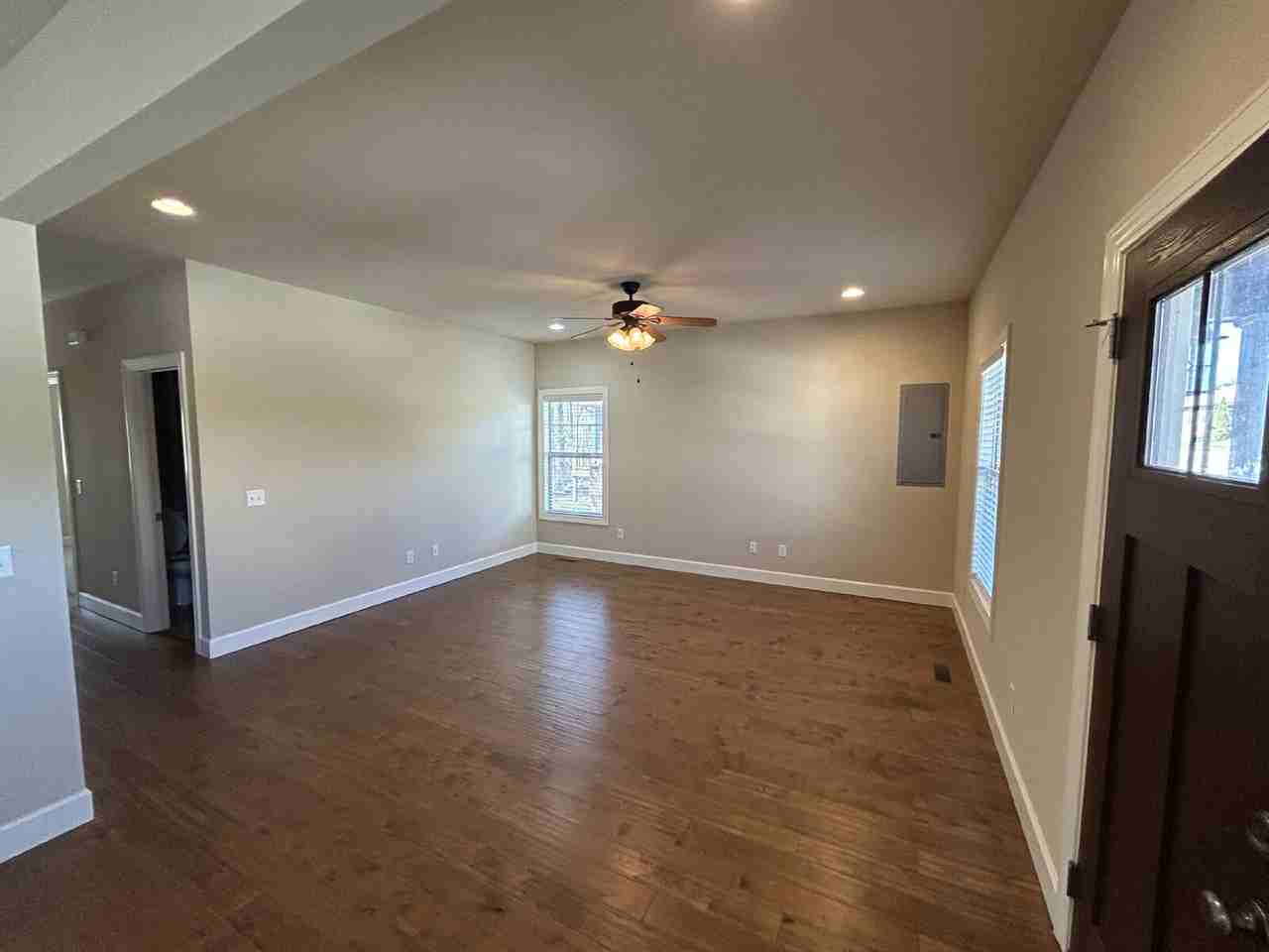 644 Cooper Sq - Photo 3 of 14