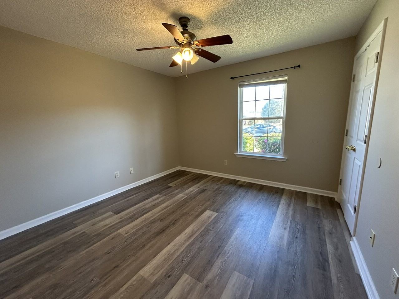 307 N Belmont Ct - Photo 6 of 13