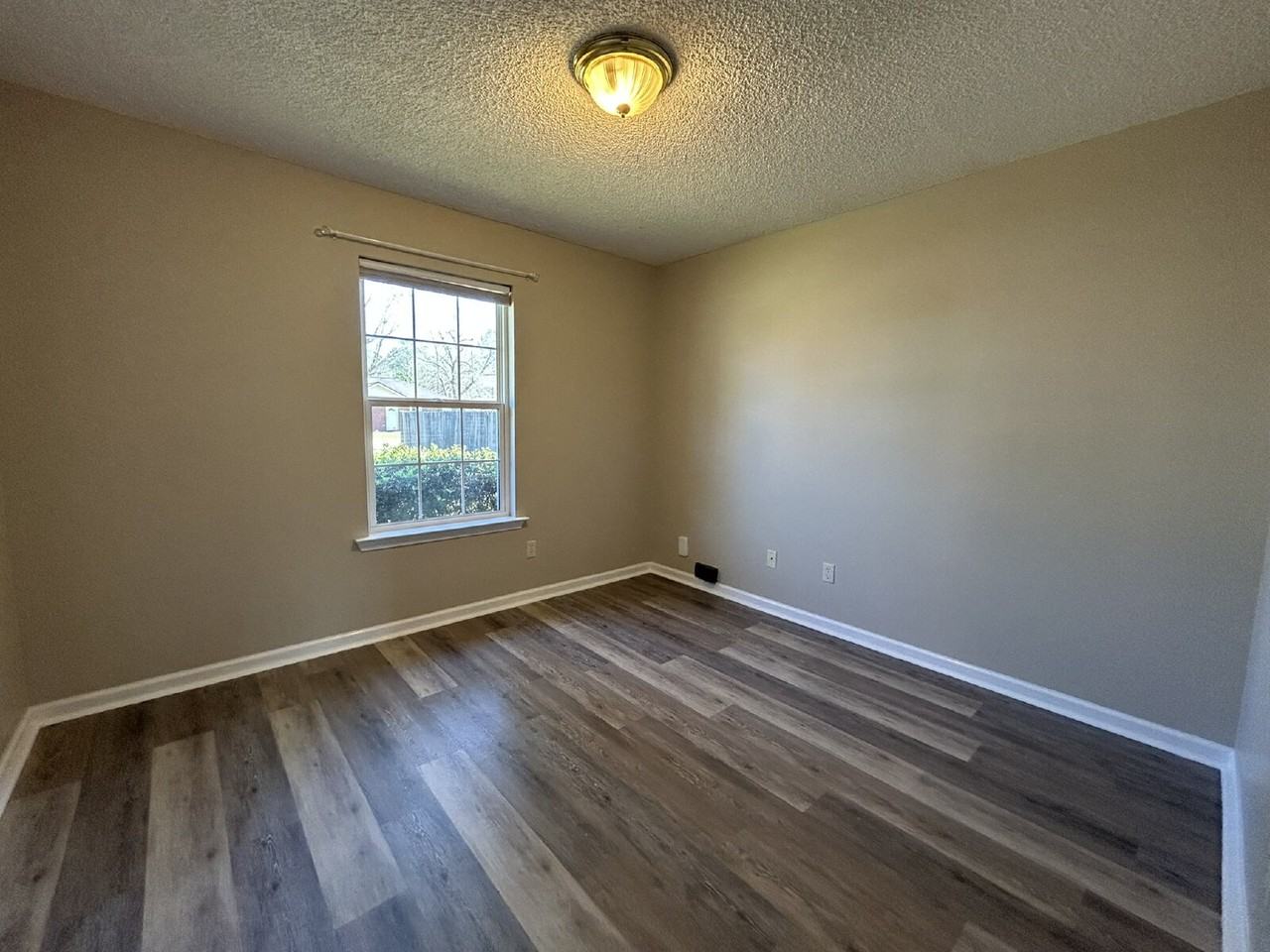 307 N Belmont Ct - Photo 7 of 13