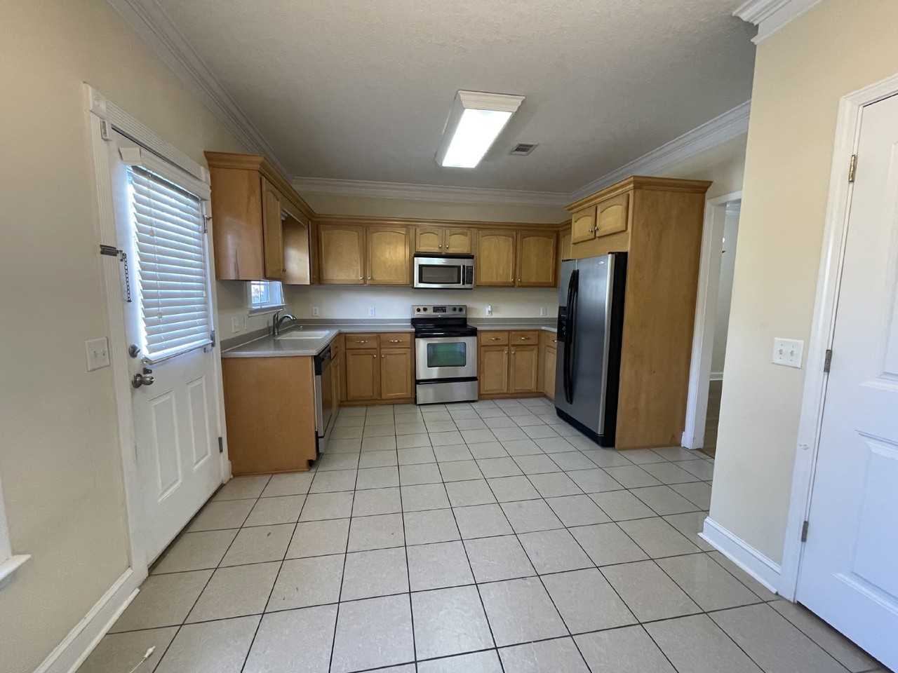 504 Bradwell St - Photo 4 of 18