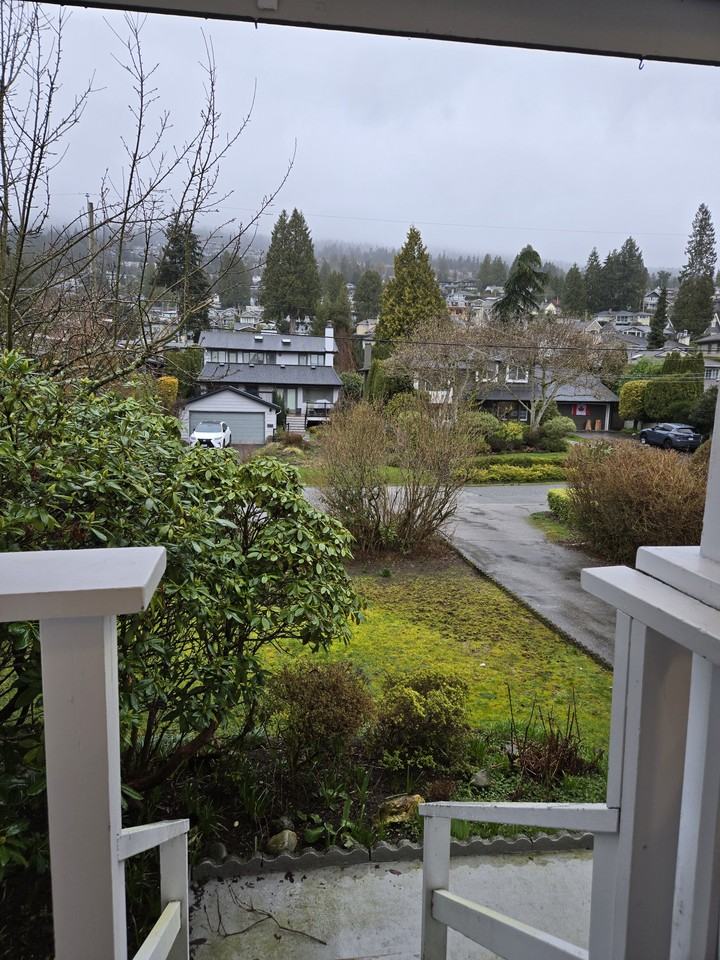 2342 Kings Avenue - Photo 3 of 30