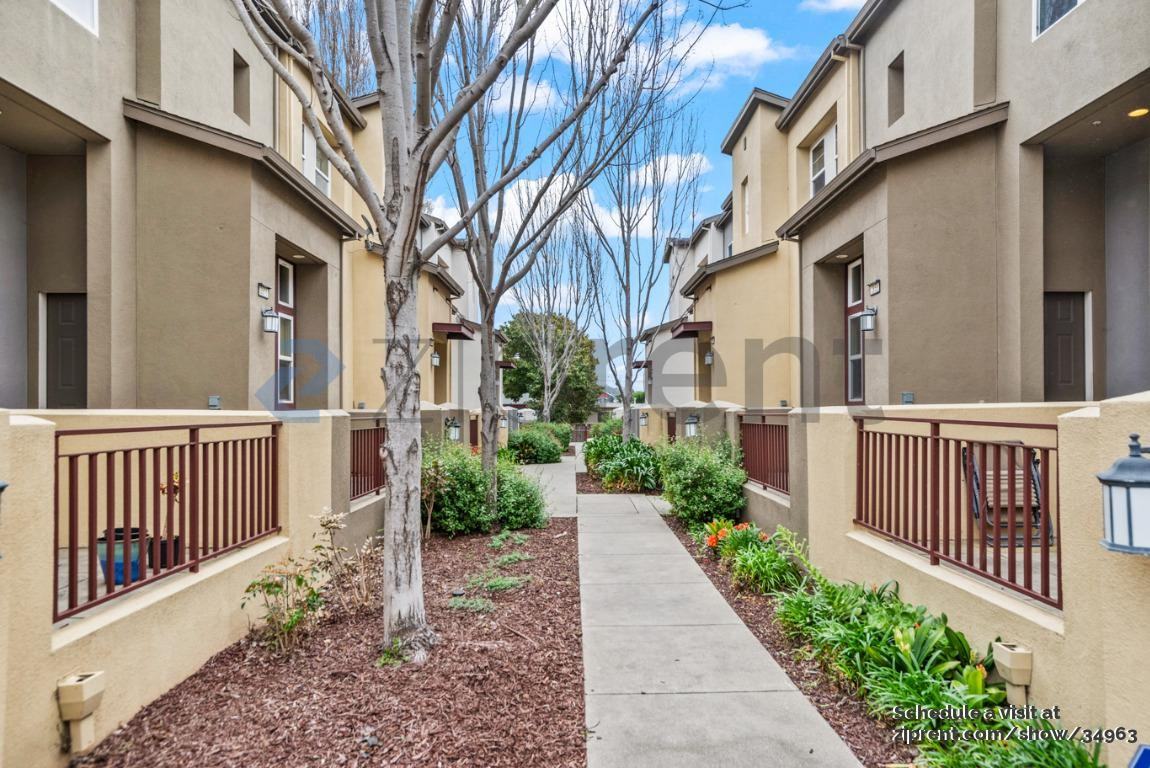 2858 10th St - Photo 2 of 31