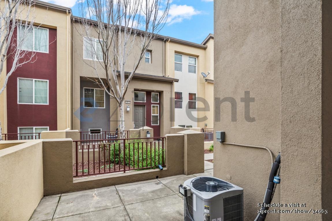 2858 10th St - Photo 7 of 31