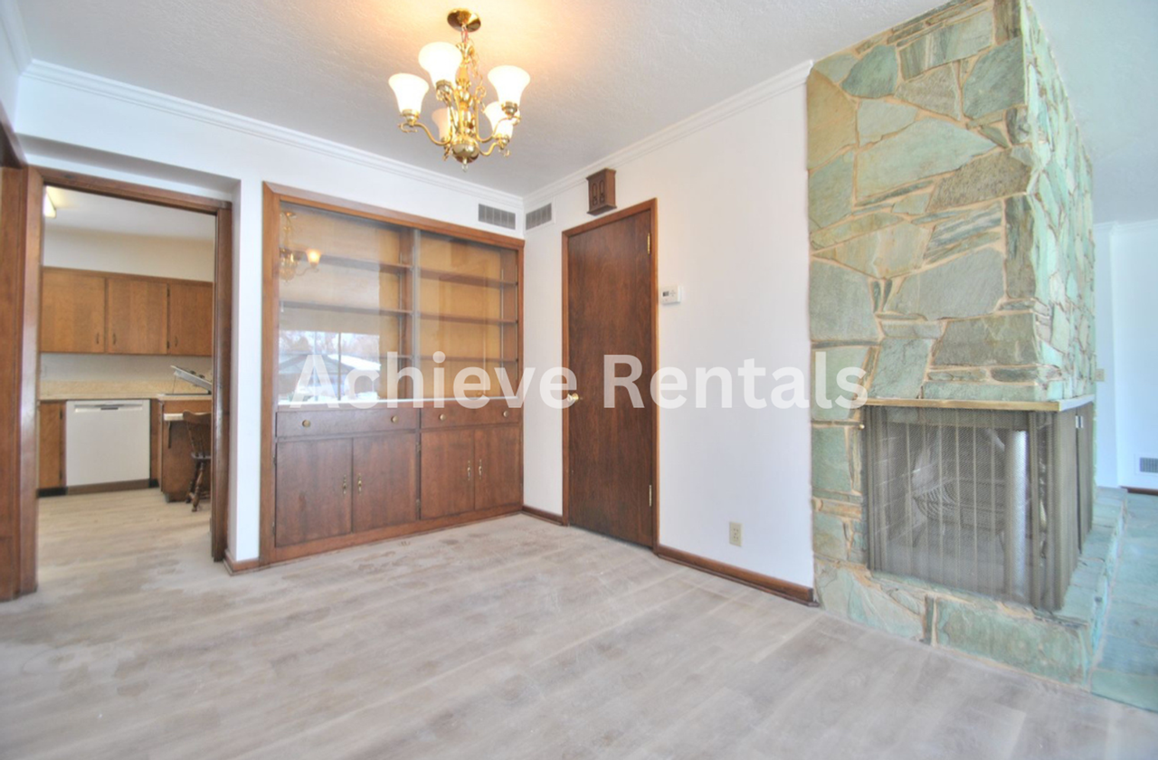 841 Juniper Dr - Photo 4 of 12