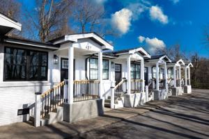 featured image of 421 N 1st St