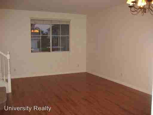 249 E Carol Way - Photo 3 of 18