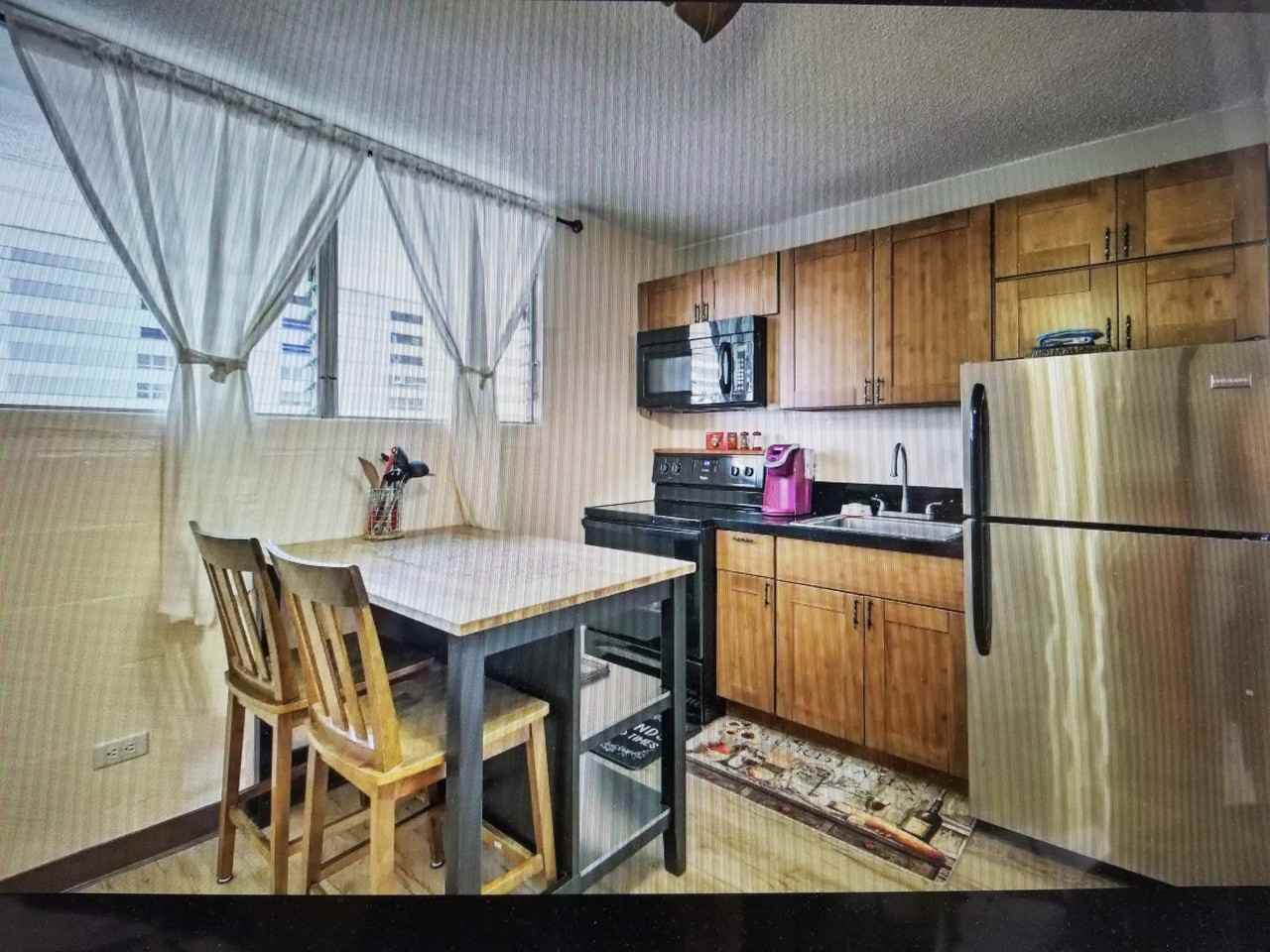 236 Liliuokalani Ave #403 - Photo 5 of 17