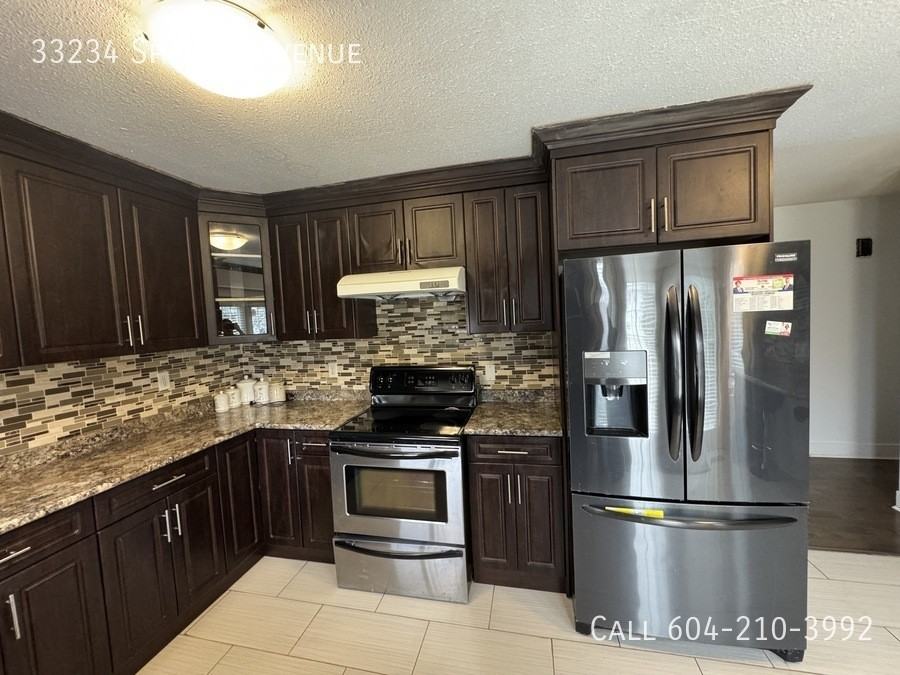 33234 Shelley Ave - Photo 3 of 20