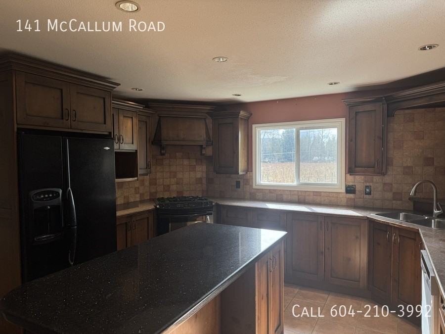 141 Mccallum Rd - Photo 2 of 25