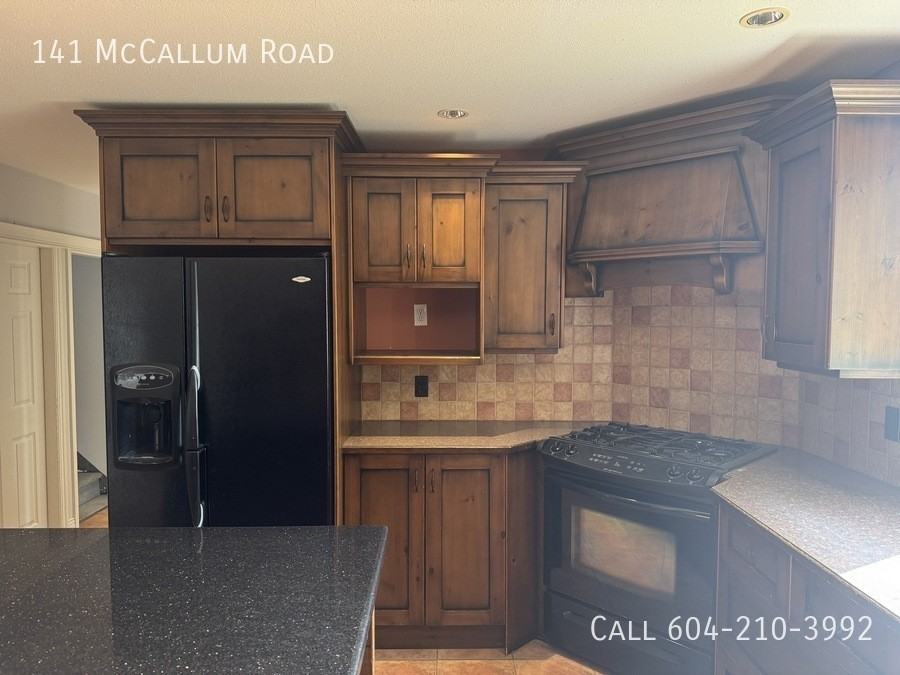 141 Mccallum Rd - Photo 3 of 25