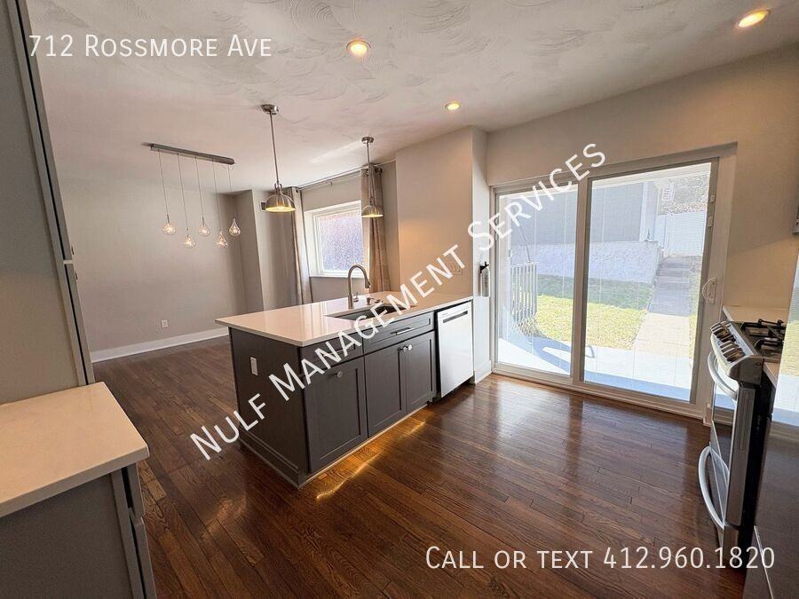 712 Rossmore Ave - Photo 2 of 17