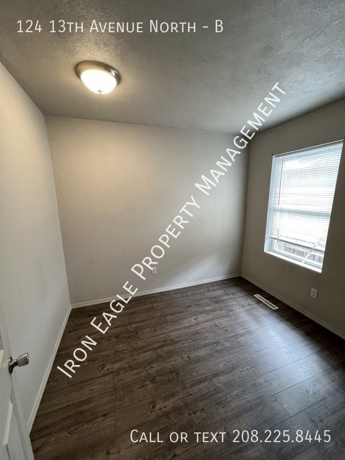 124 13th Avenue North #B - Photo 3 of 8