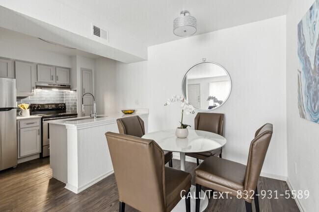 2301 W 18th St #VAS1 - Photo 3 of 13