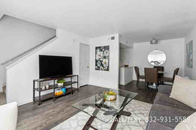 2301 W 18th St #VAS1 - Photo 6 of 13