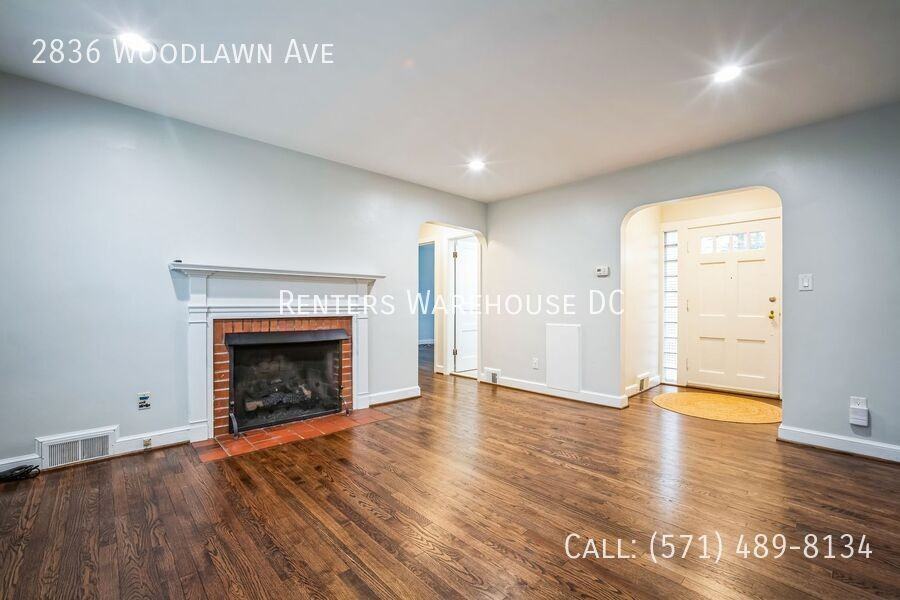 2836 Woodlawn Ave - Photo 3 of 15