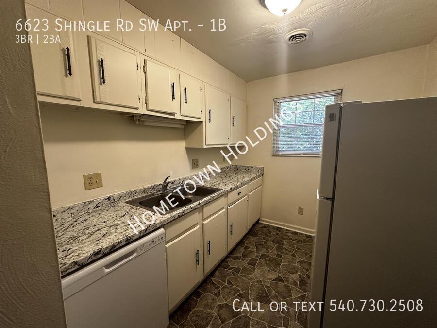 6623 Shingle Ridge Rd Sw #1B - Photo 3 of 10