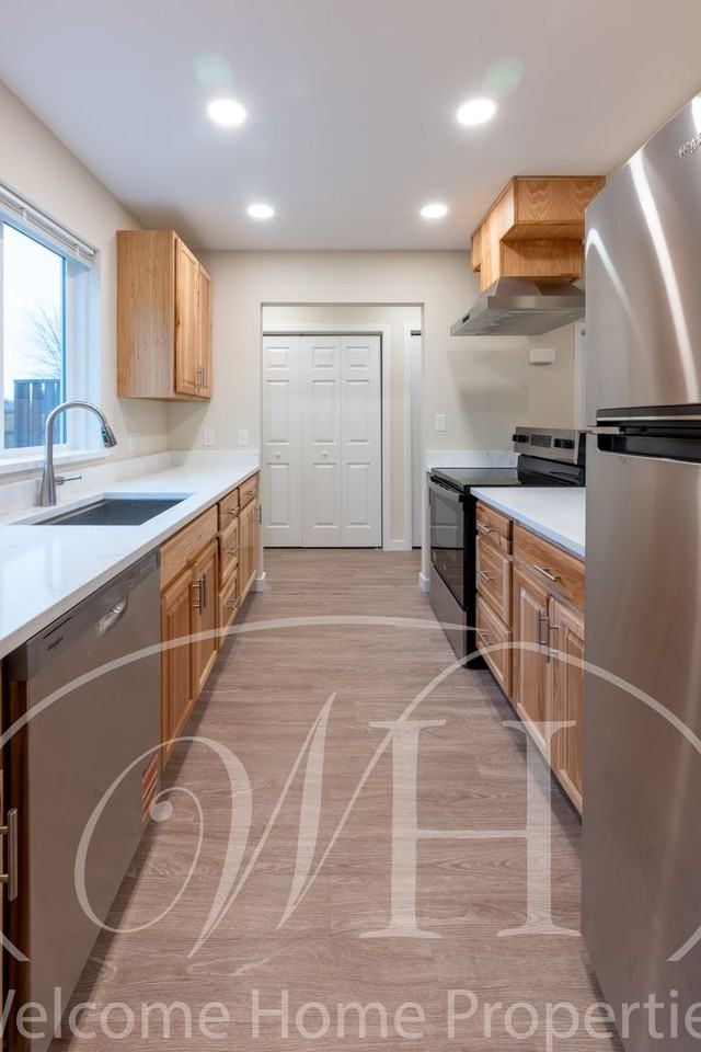 623 W Whitman Dr - Photo 7 of 31