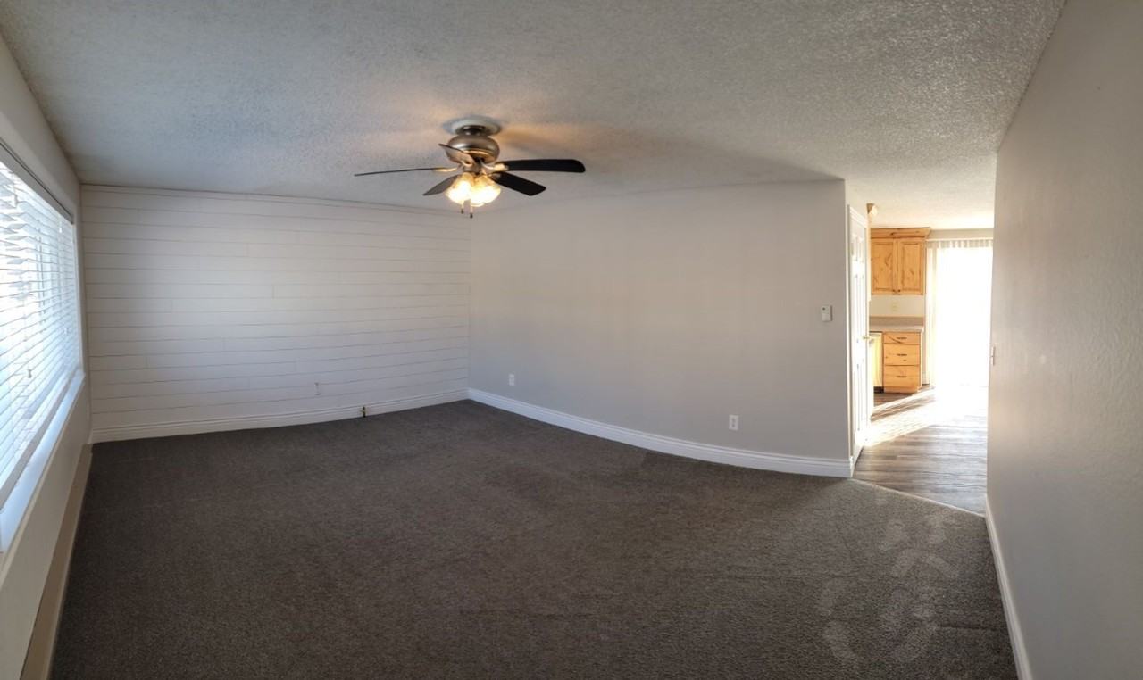 112 Michelle Dr - Photo 2 of 15