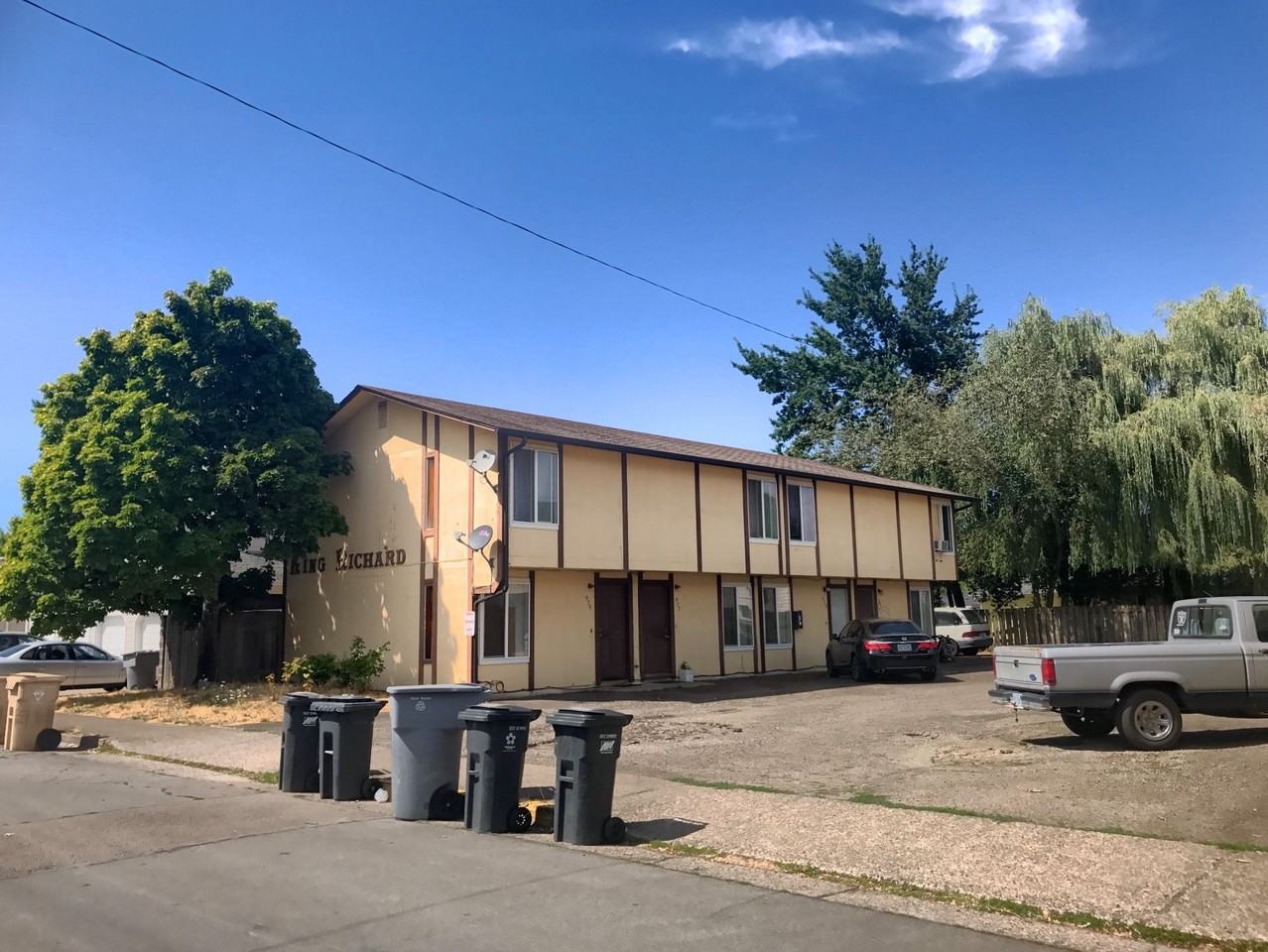 Apartment ~ Close to 9th Street - Photo 2 of 5