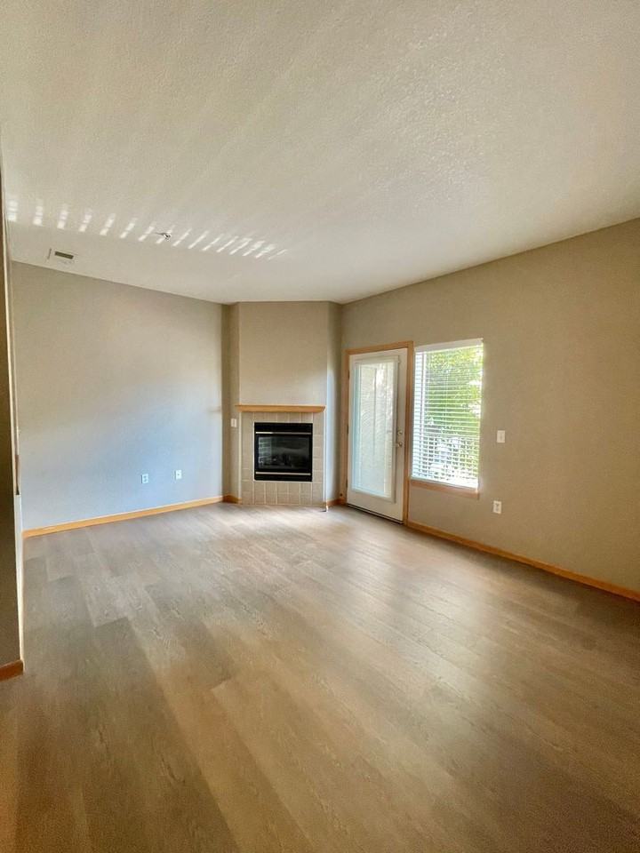 3945 Landings Dr Unit C3 - Photo 3 of 15