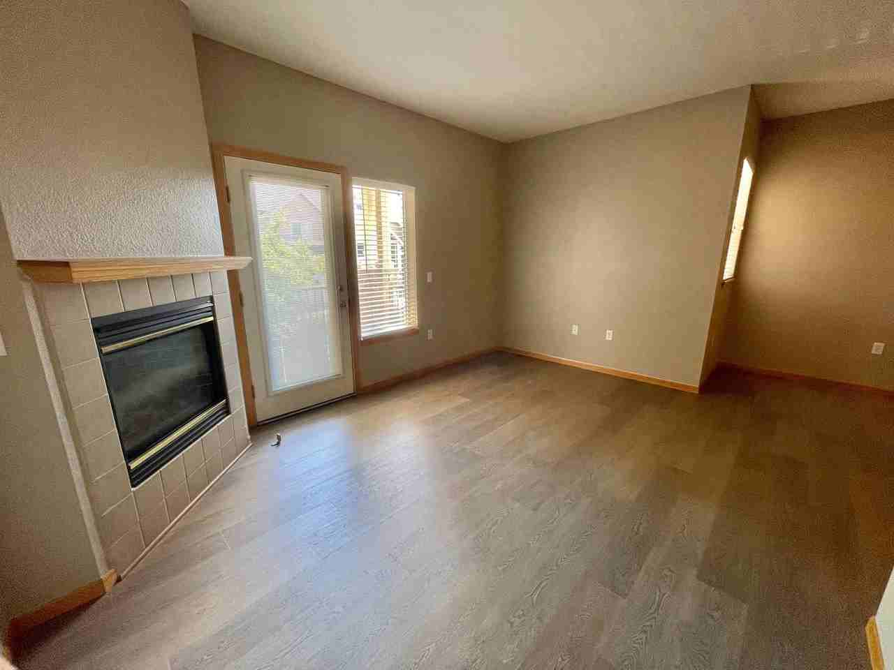 3945 Landings Dr Unit C3 - Photo 4 of 15