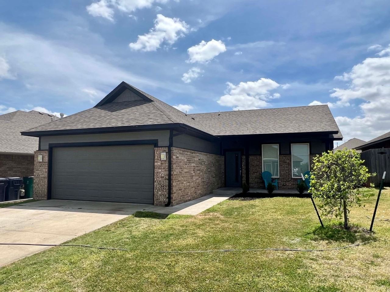 9420 Nw 93rd Ter - Photo 2 of 13