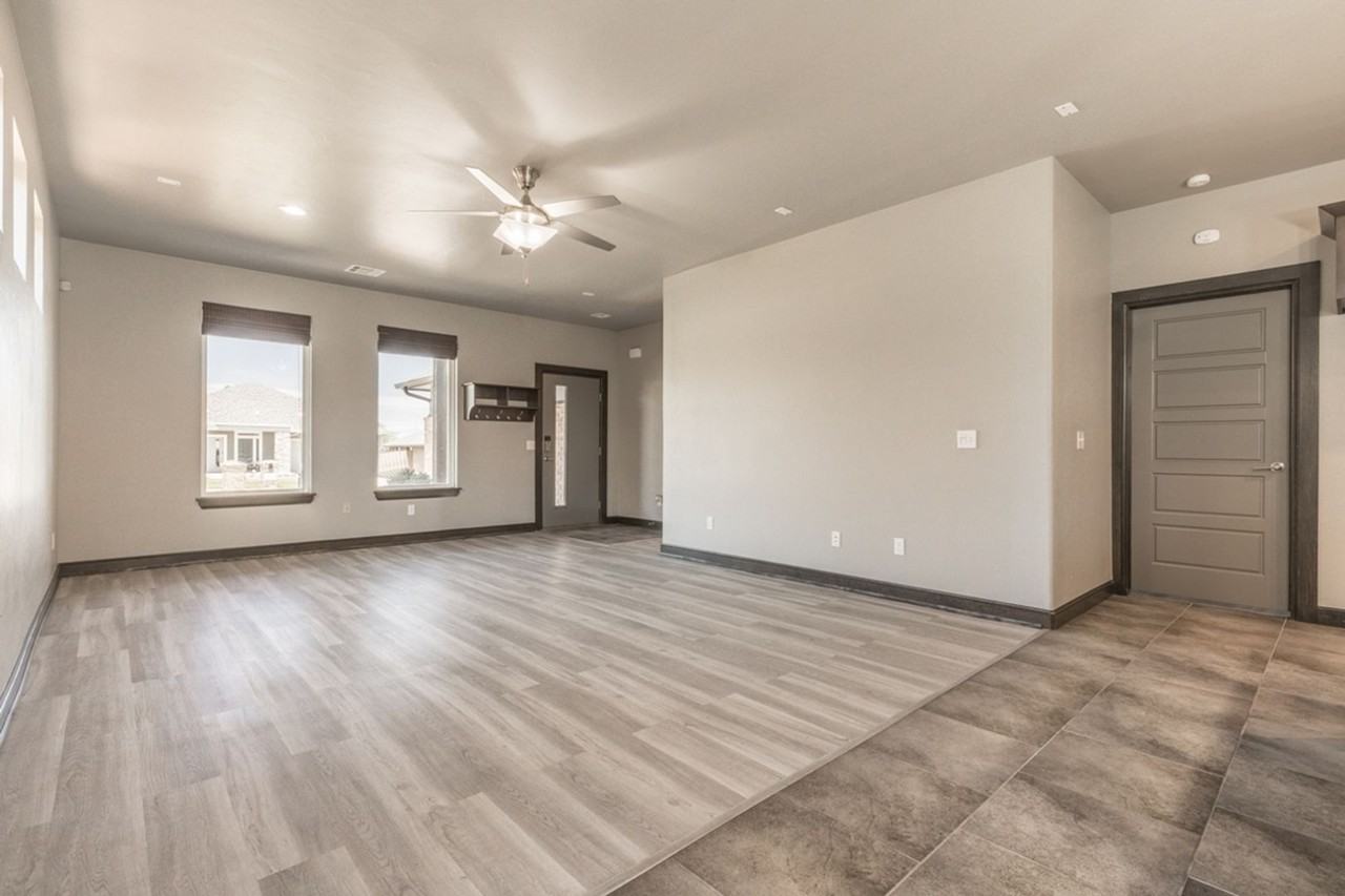 9420 Nw 93rd Ter - Photo 4 of 13