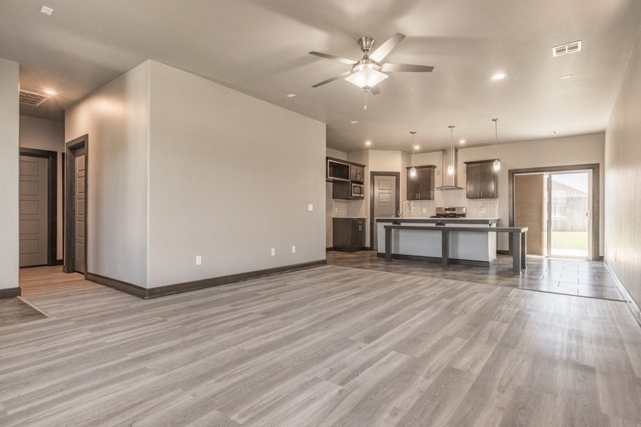 9420 Nw 93rd Ter - Photo 5 of 13